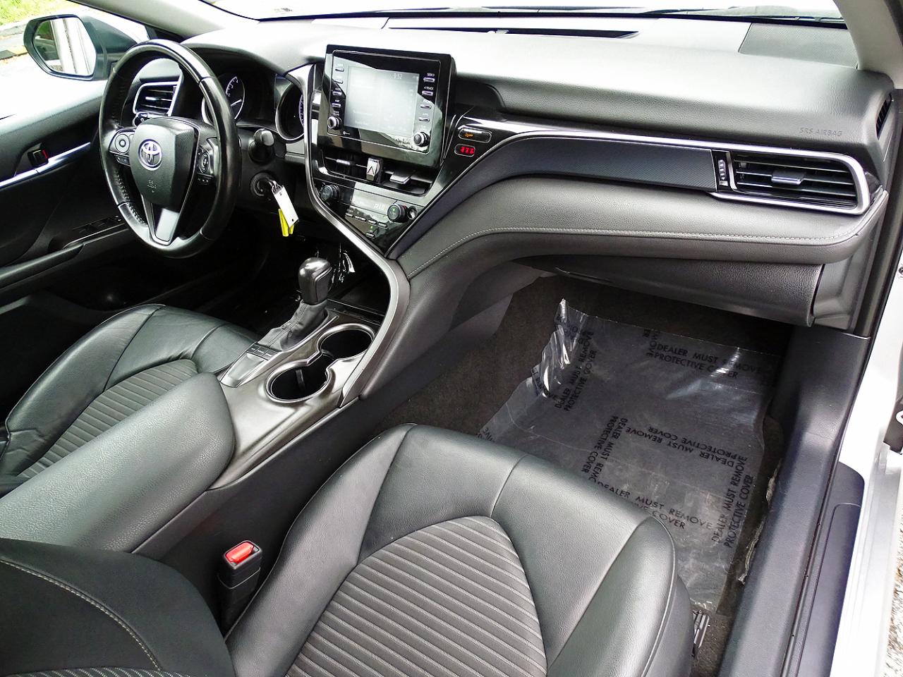 Toyota Camry SE Auto (Natl) 2024