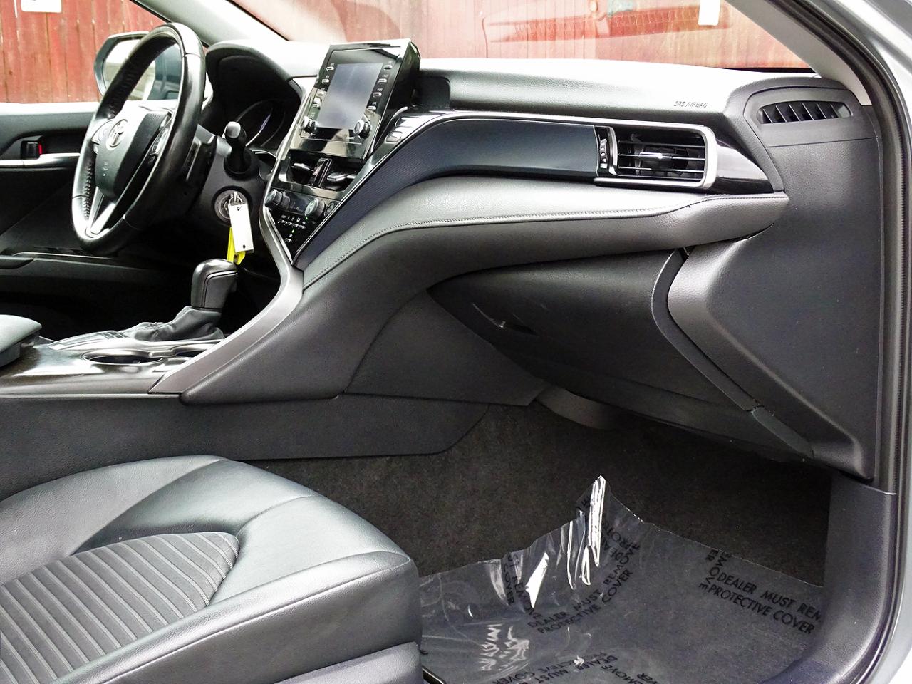 Toyota Camry SE Auto (Natl) 2024