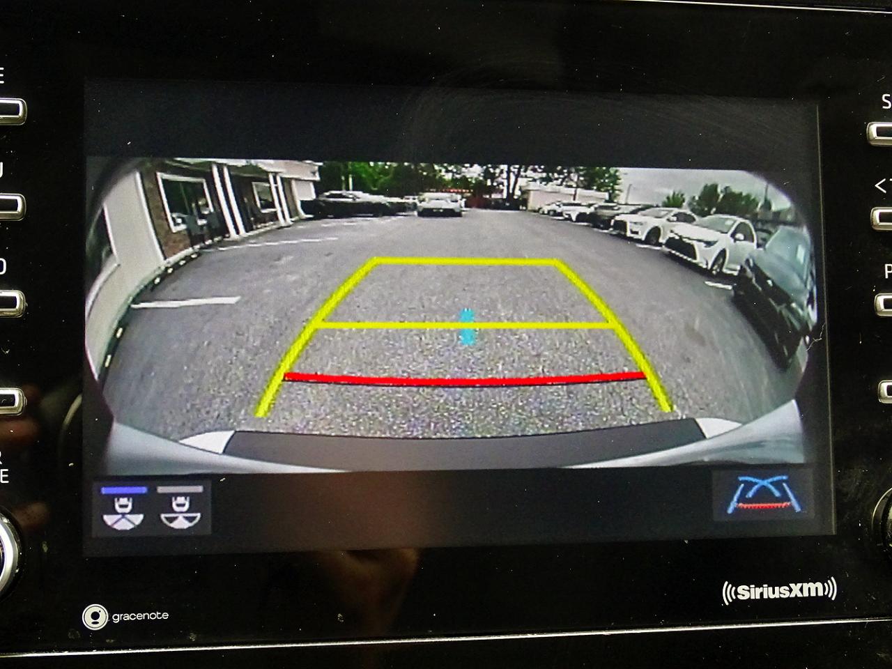 Toyota Camry SE Auto (Natl) 2024