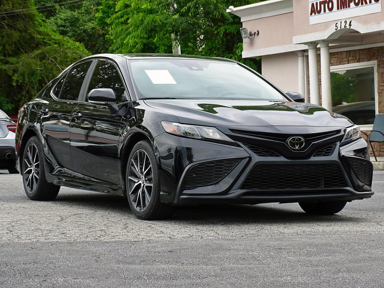 Toyota Camry SE Auto (Natl) 2022