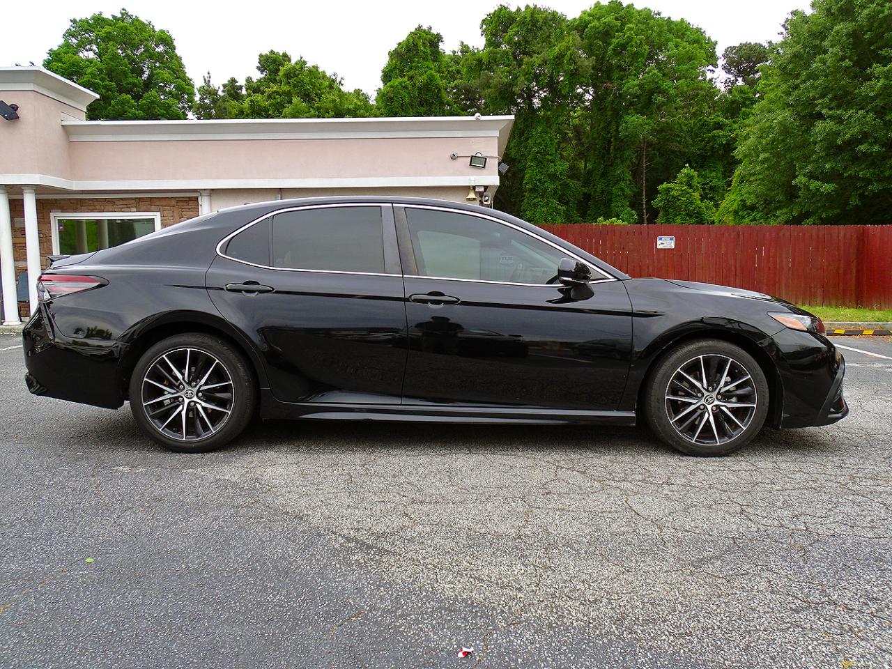 Toyota Camry SE Auto (Natl) 2022