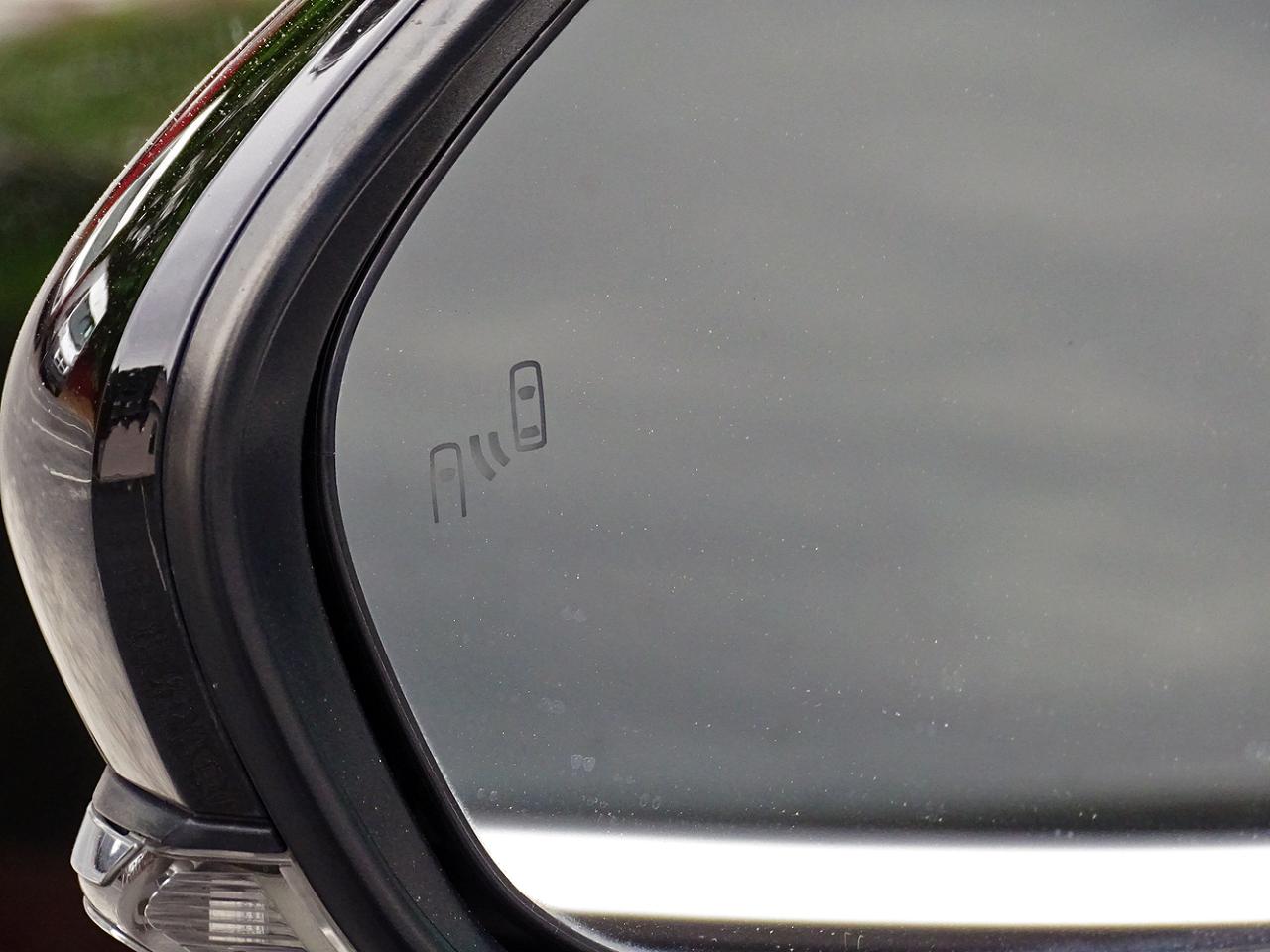 Toyota Camry SE Auto (Natl) 2022