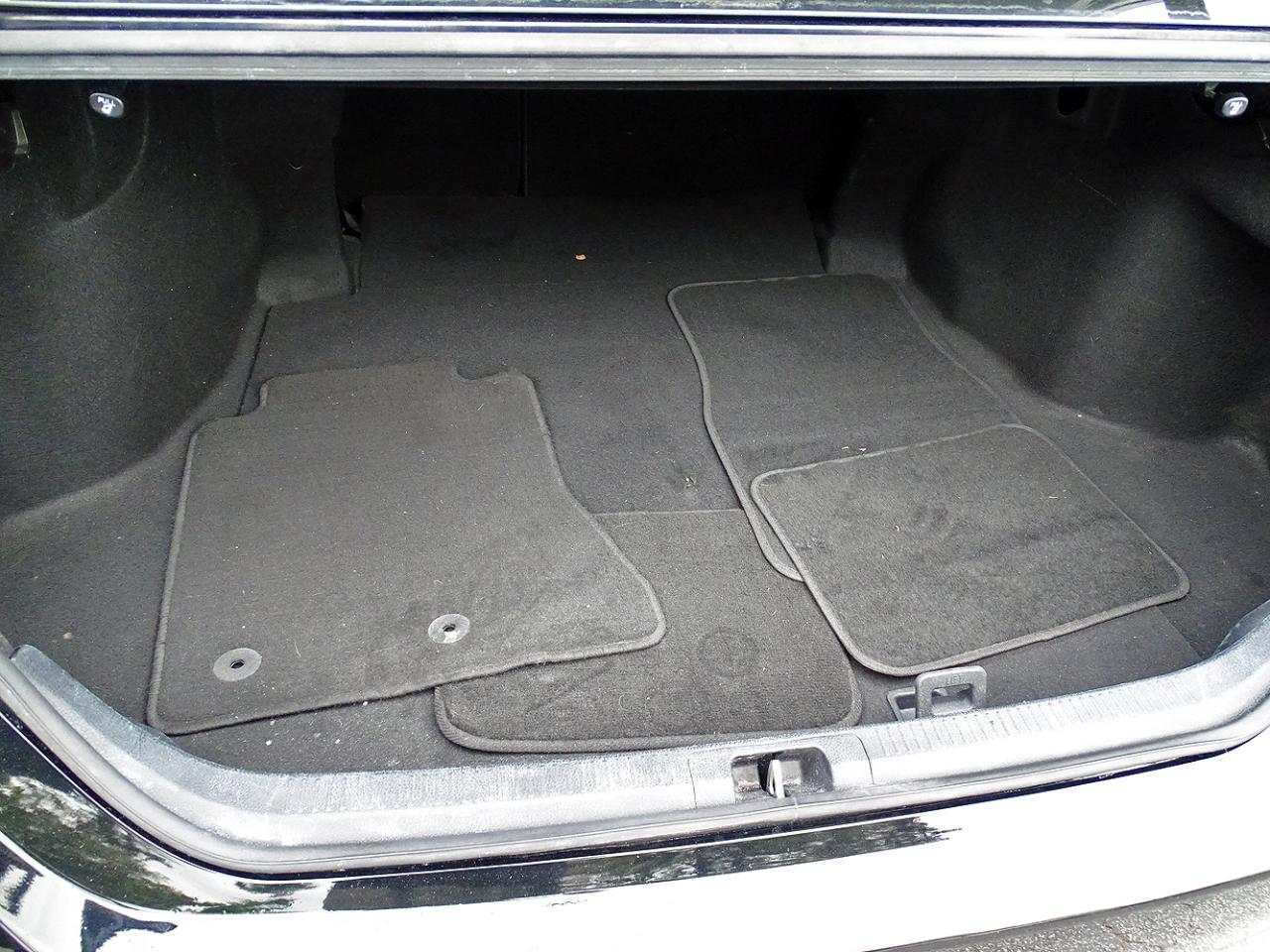 Toyota Camry SE Auto (Natl) 2022