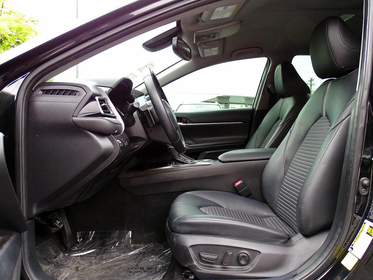 Toyota Camry SE Auto (Natl) 2022