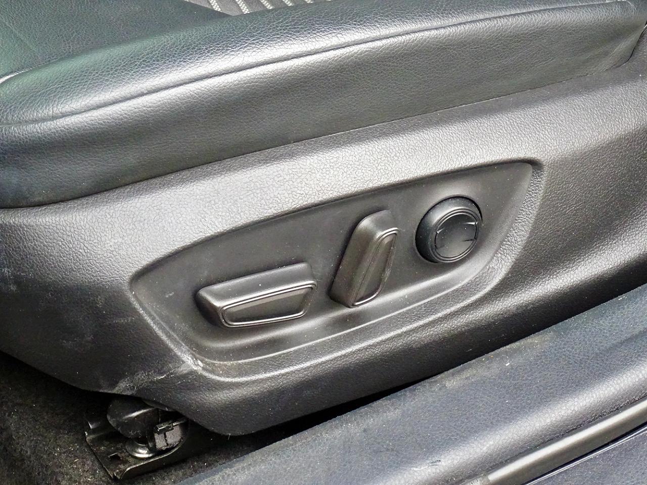 Toyota Camry SE Auto (Natl) 2022