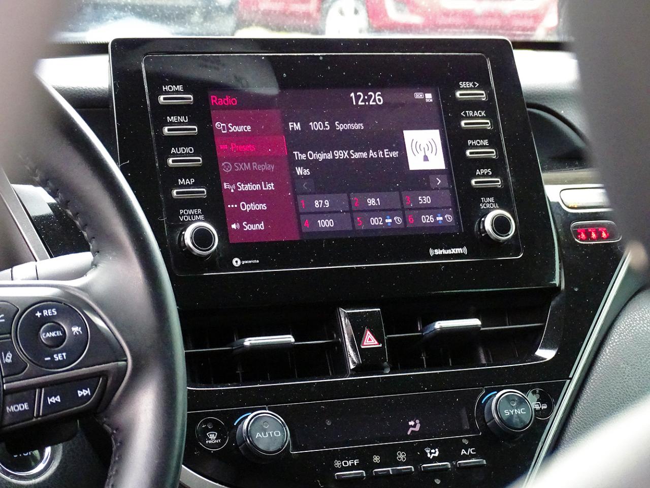 Toyota Camry SE Auto (Natl) 2022