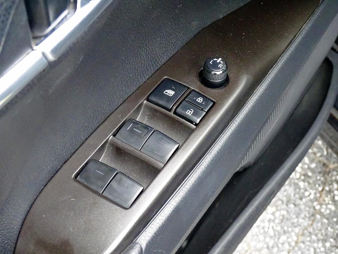 Toyota Camry SE Auto (Natl) 2022