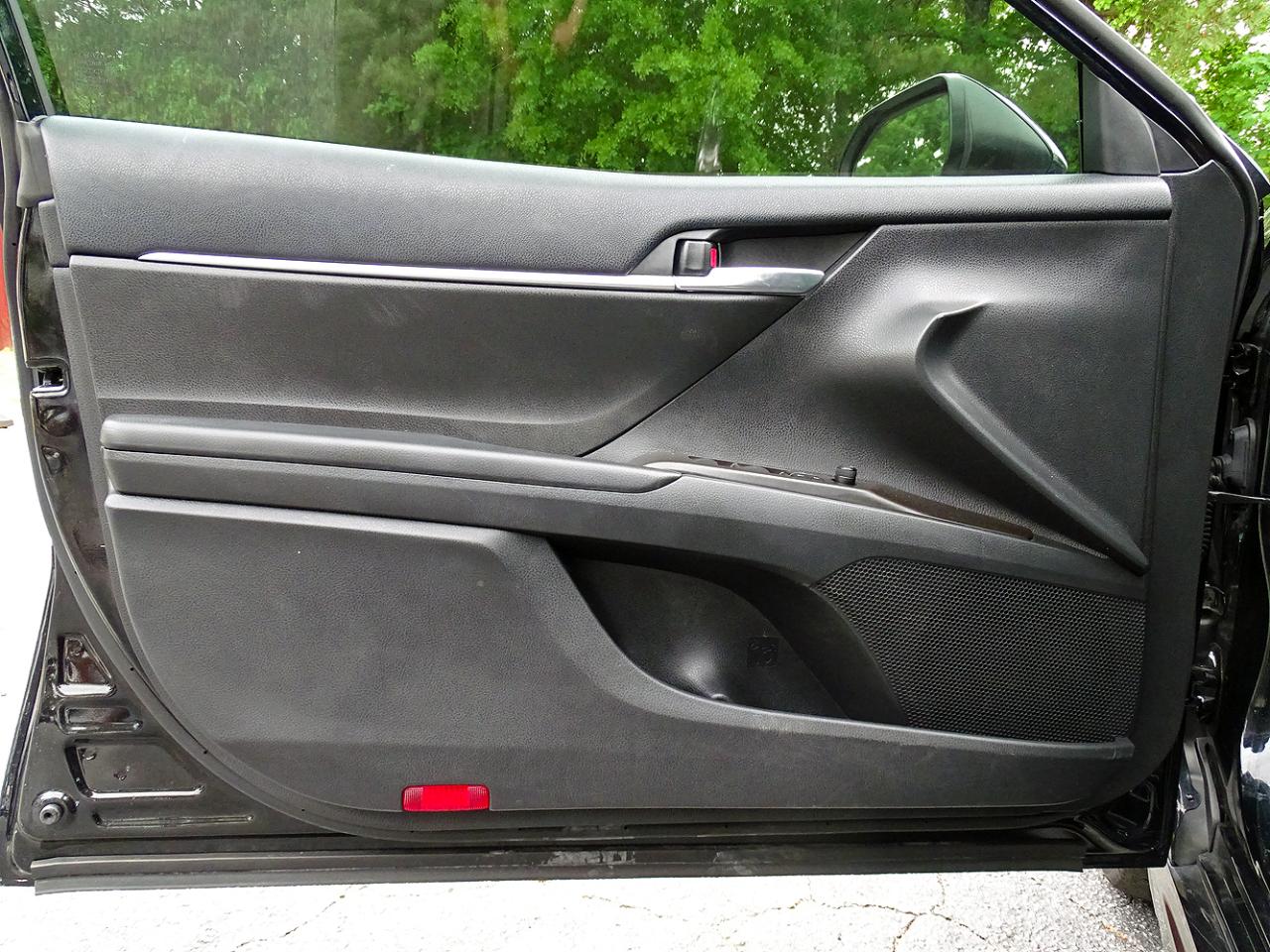 Toyota Camry SE Auto (Natl) 2022