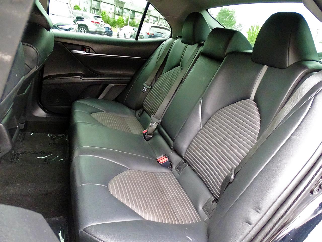 Toyota Camry SE Auto (Natl) 2022