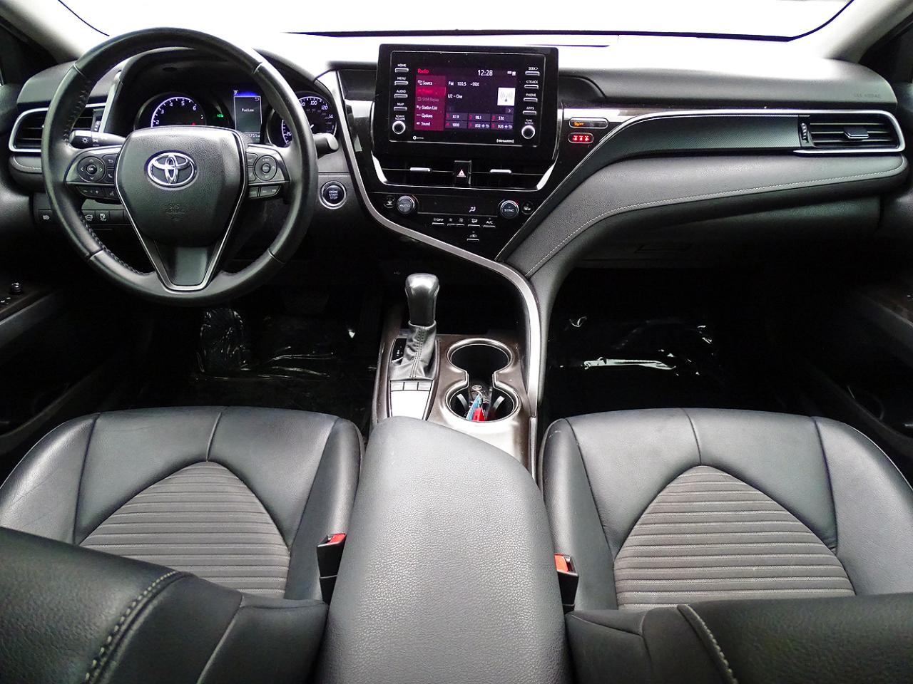Toyota Camry SE Auto (Natl) 2022