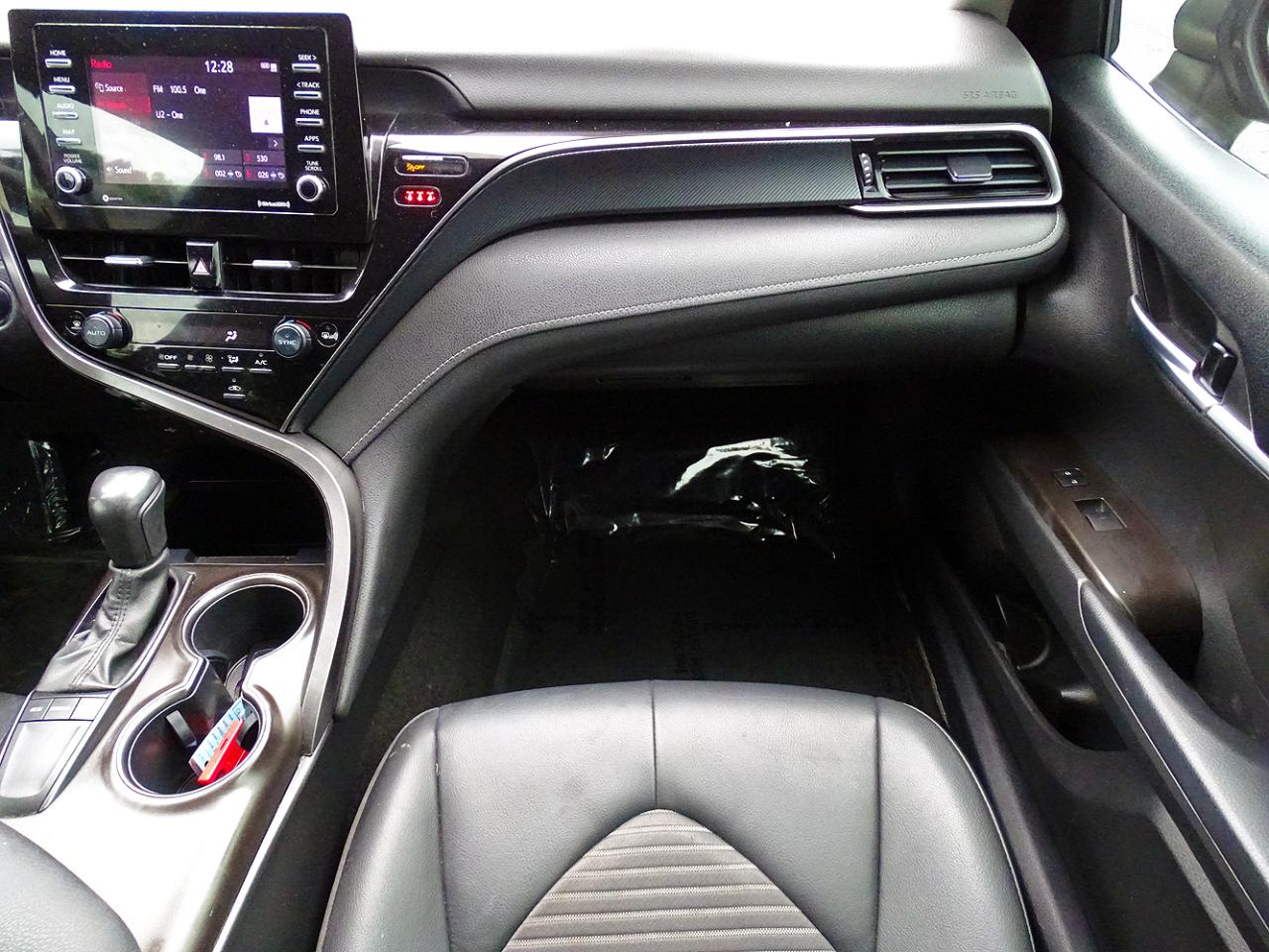 Toyota Camry SE Auto (Natl) 2022