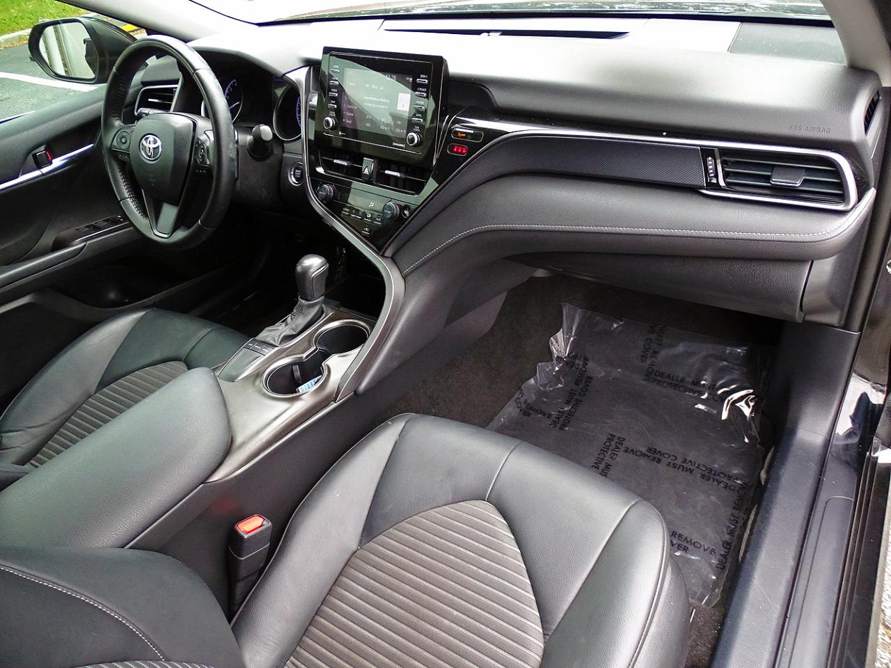 Toyota Camry SE Auto (Natl) 2022