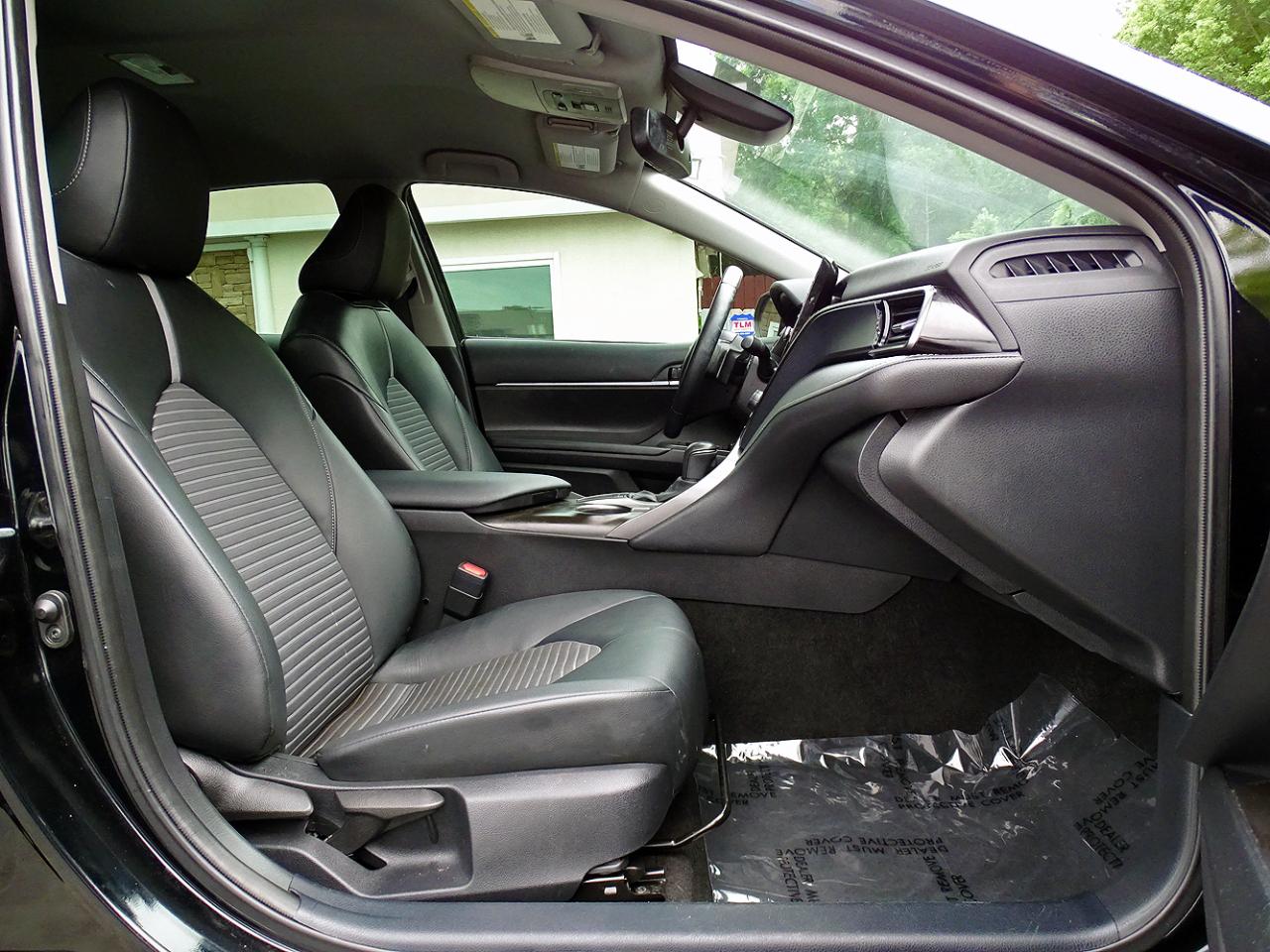 Toyota Camry SE Auto (Natl) 2022