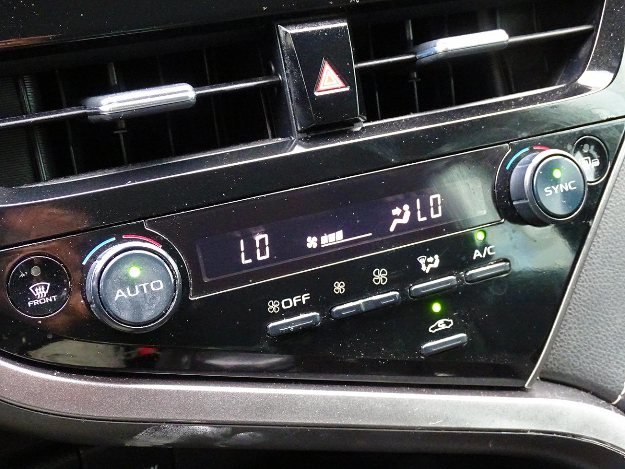 Toyota Camry SE Auto (Natl) 2022