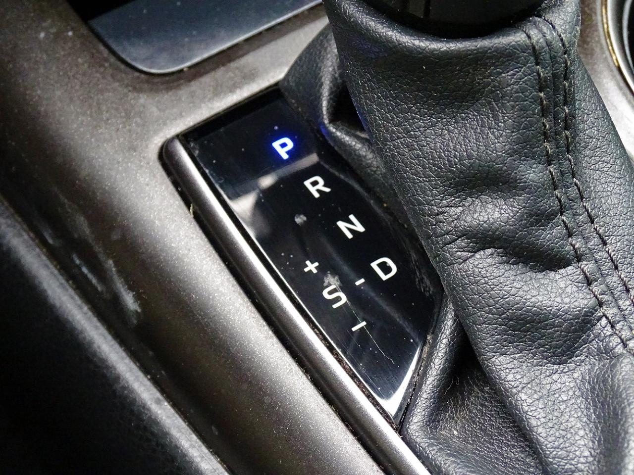 Toyota Camry SE Auto (Natl) 2022