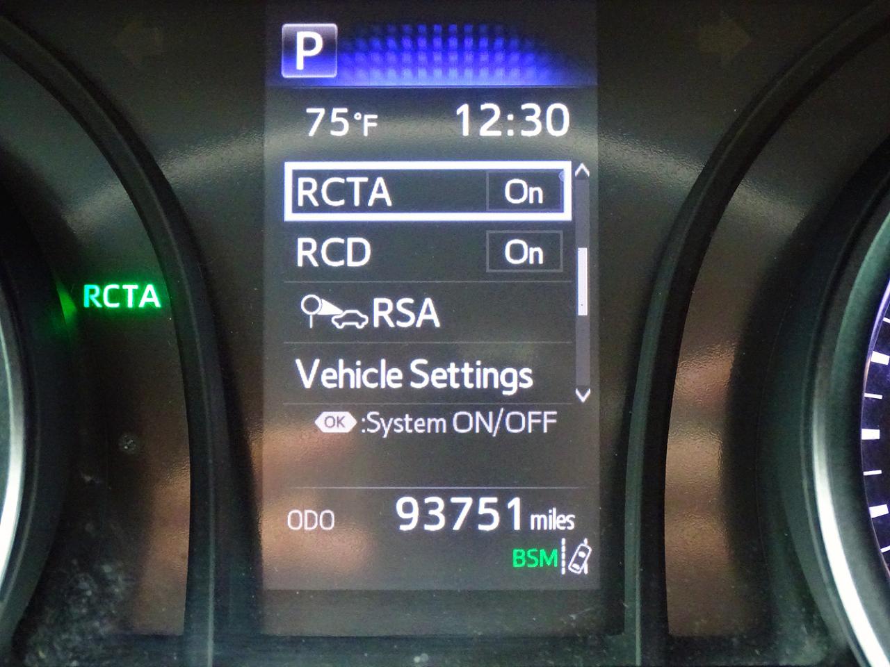 Toyota Camry SE Auto (Natl) 2022