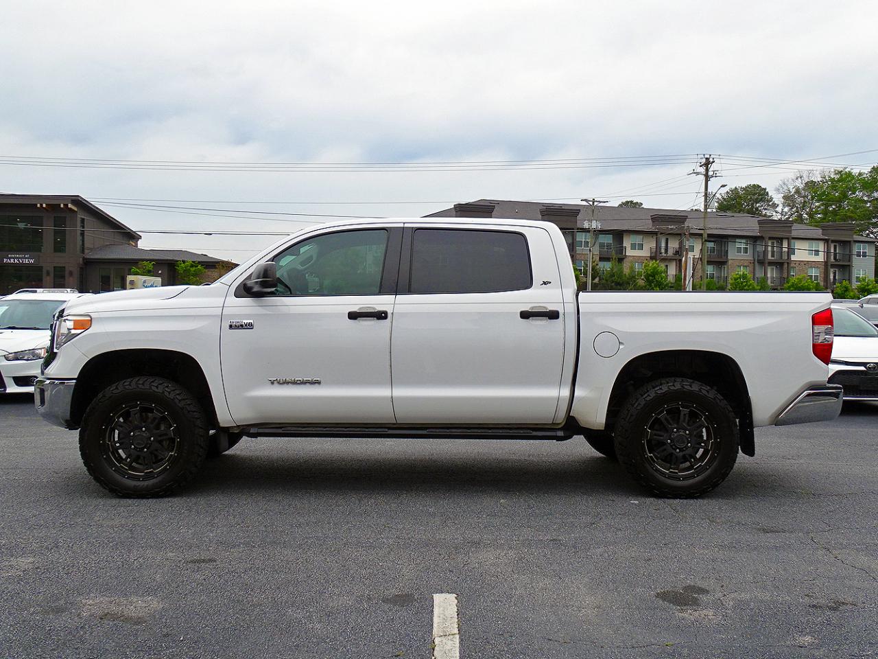 Toyota Tundra 4WD SR5 CrewMax 5.5' Bed 5.7L (Natl) 2017