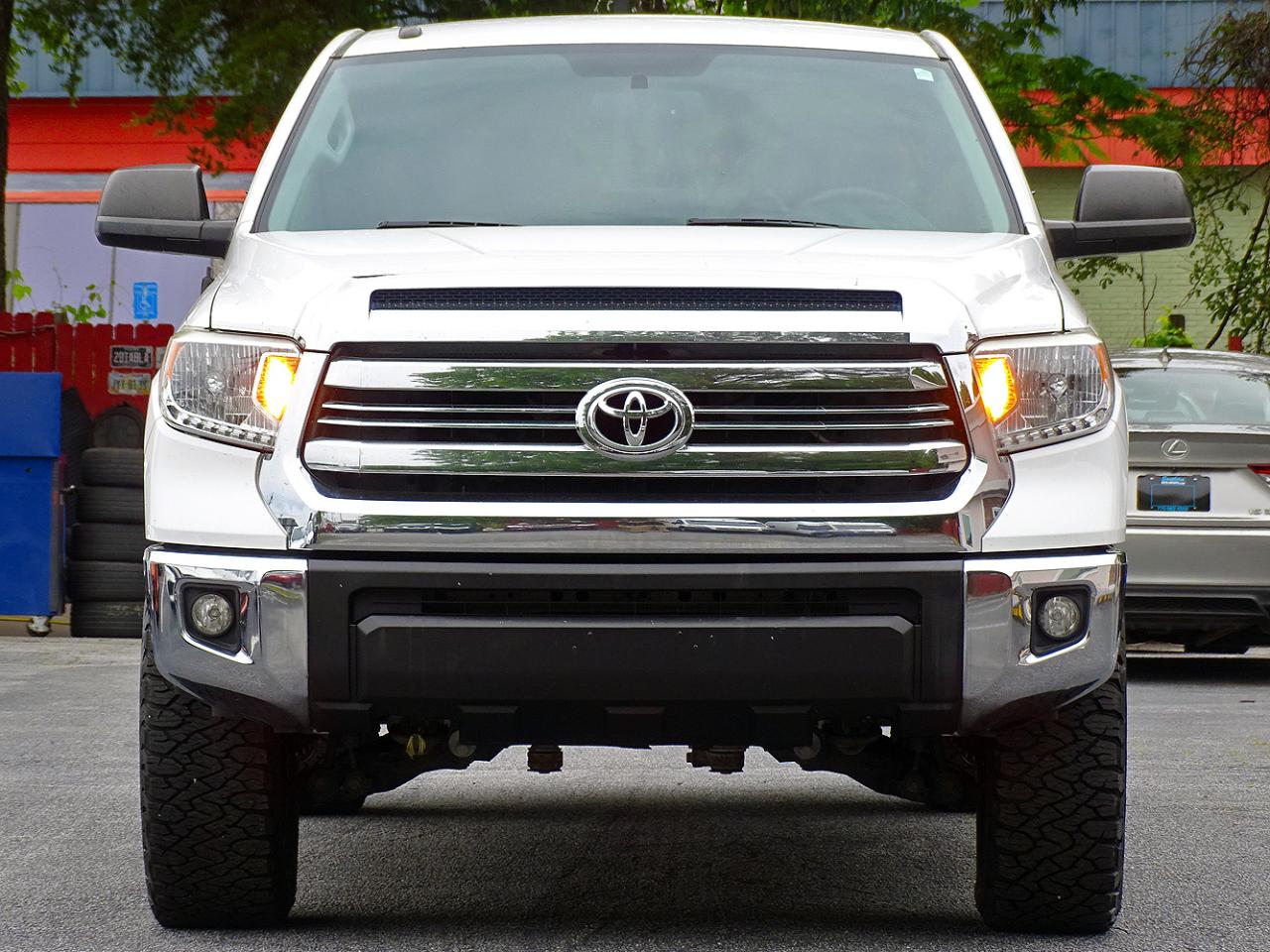 Toyota Tundra 4WD SR5 CrewMax 5.5' Bed 5.7L (Natl) 2017