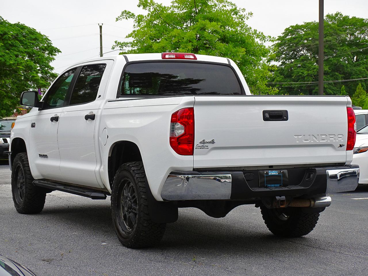 Toyota Tundra 4WD SR5 CrewMax 5.5' Bed 5.7L (Natl) 2017