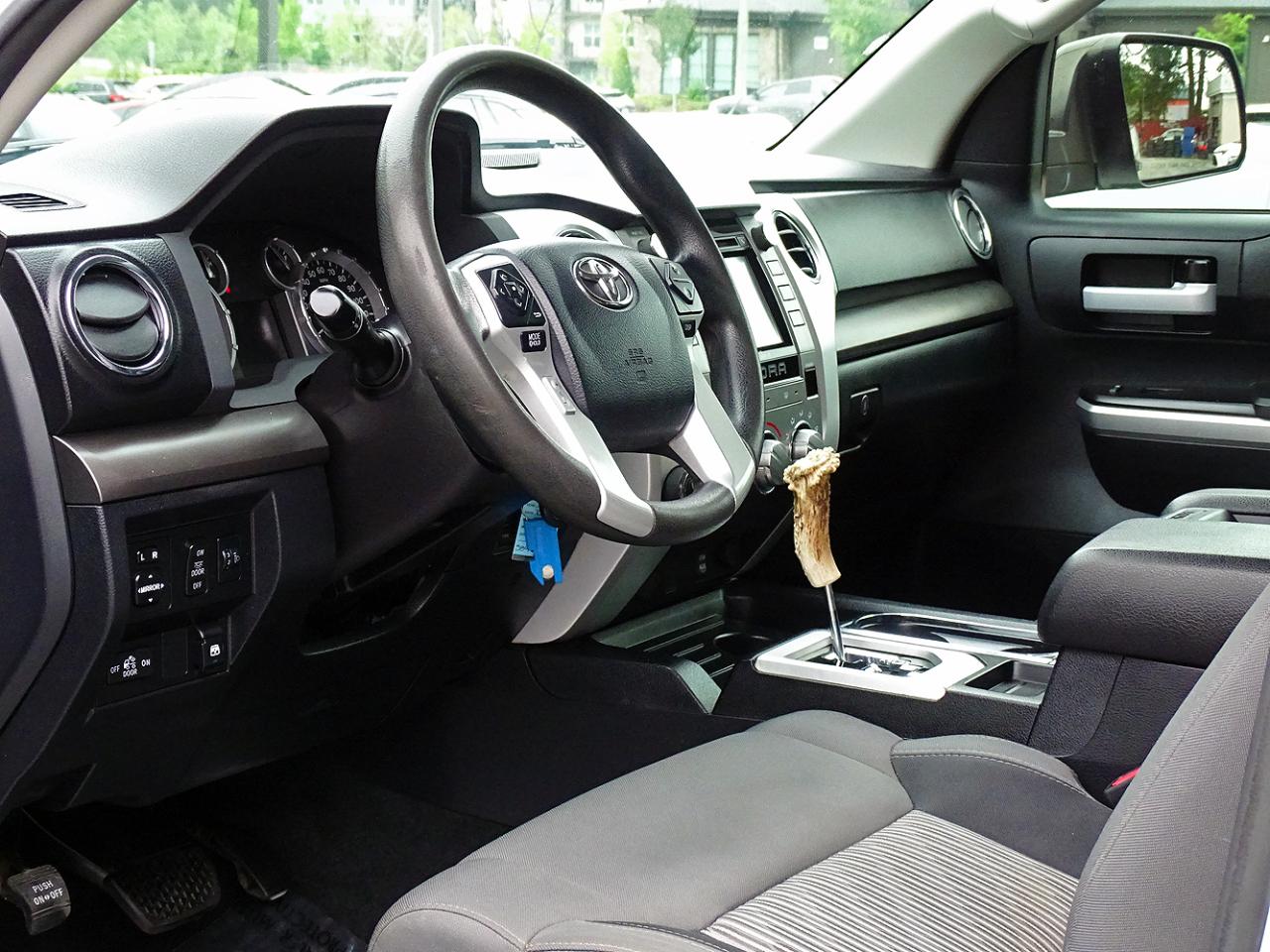 Toyota Tundra 4WD SR5 CrewMax 5.5' Bed 5.7L (Natl) 2017