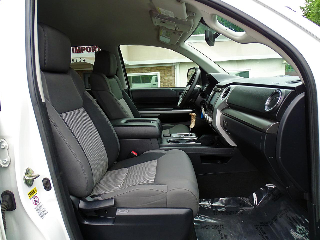 Toyota Tundra 4WD SR5 CrewMax 5.5' Bed 5.7L (Natl) 2017