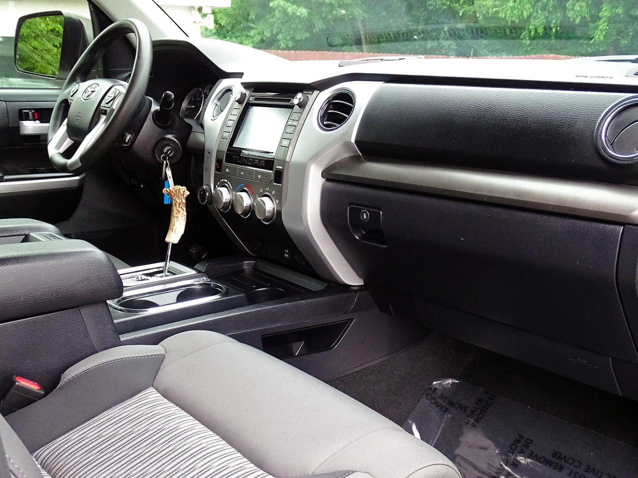 Toyota Tundra 4WD SR5 CrewMax 5.5' Bed 5.7L (Natl) 2017