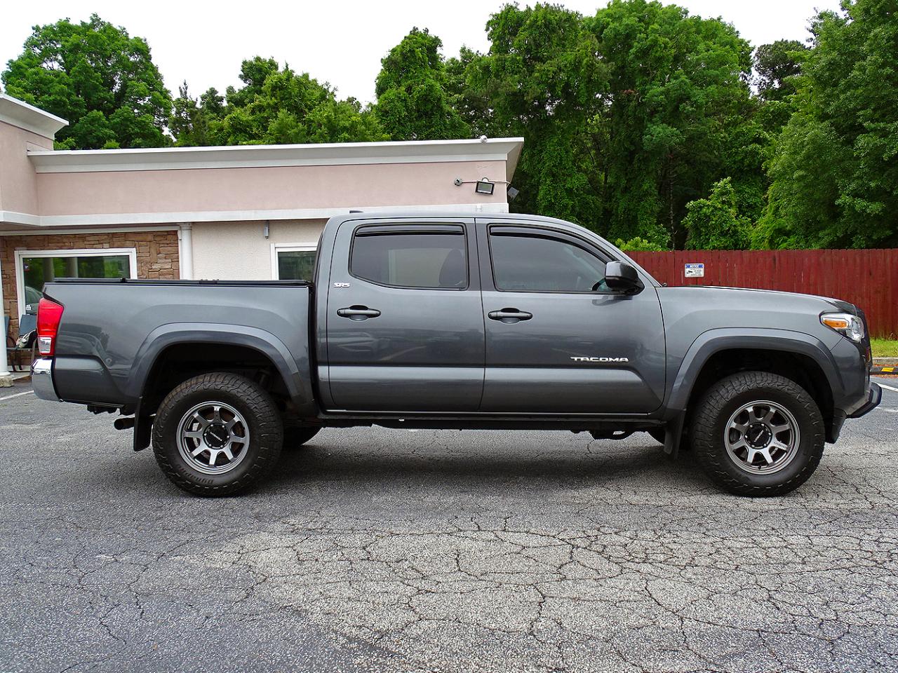 Toyota Tacoma 4WD Double Cab V6 AT TRD Off Road (Natl) 2016