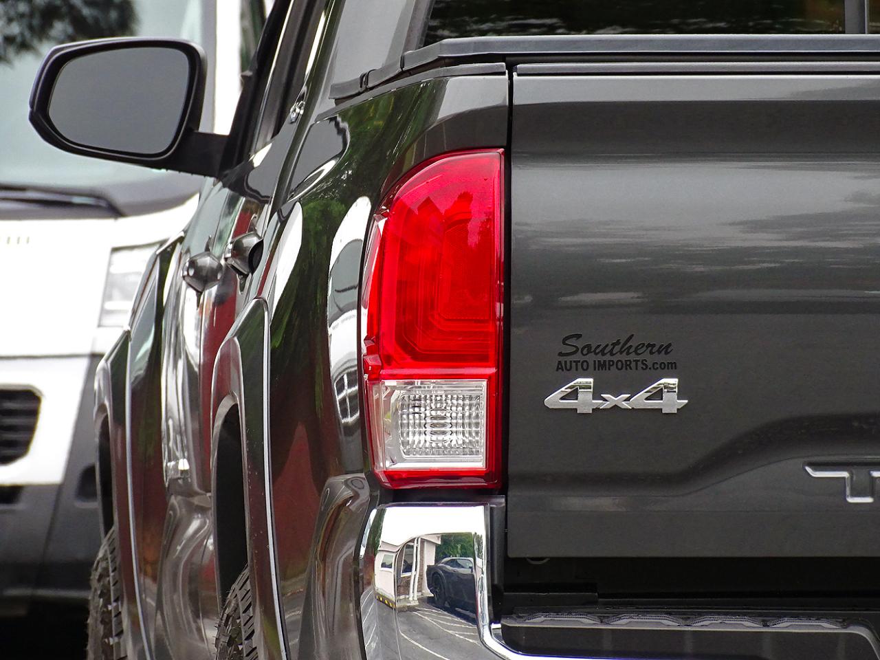 Toyota Tacoma 4WD Double Cab V6 AT TRD Off Road (Natl) 2016