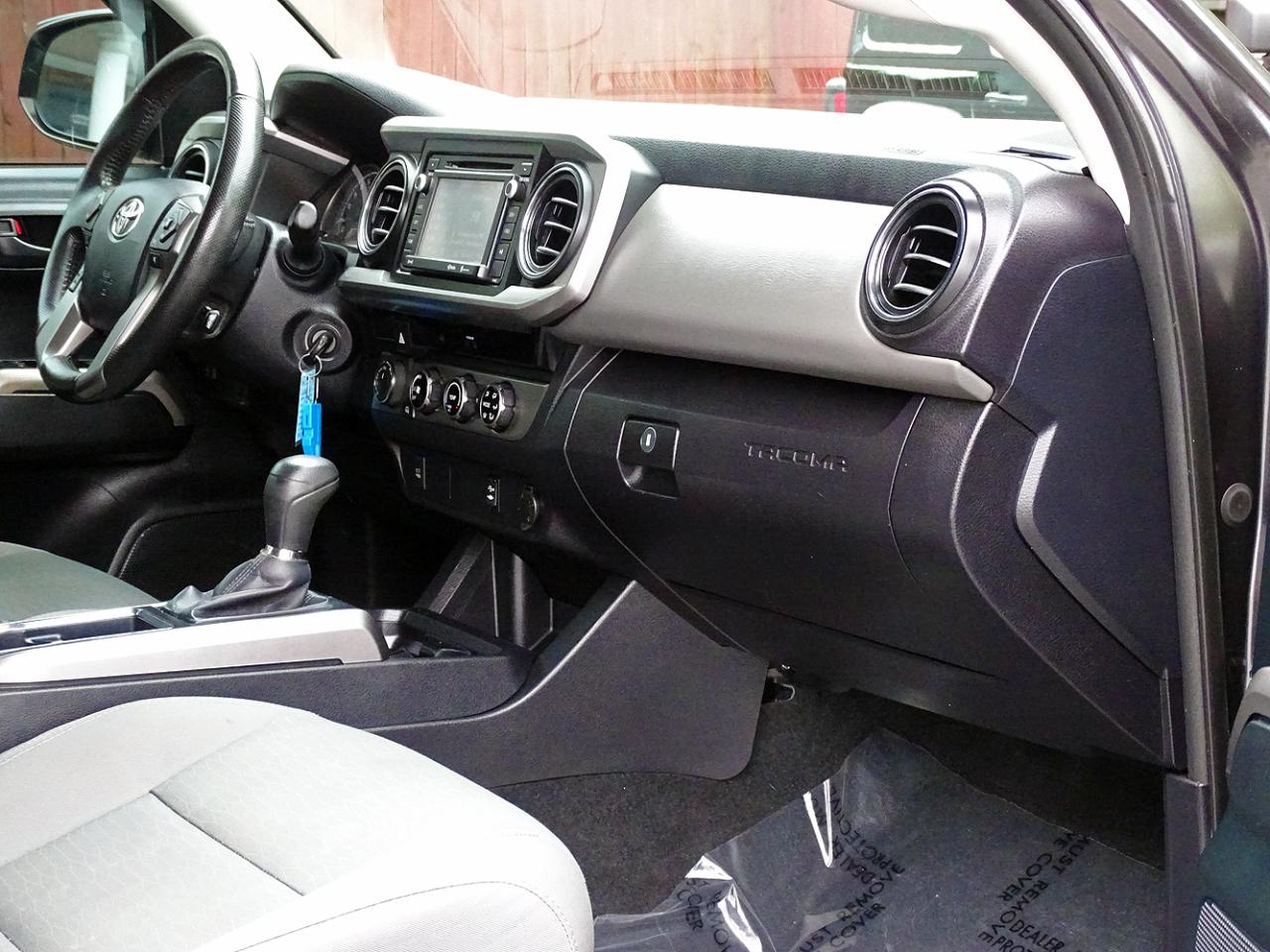 Toyota Tacoma 4WD Double Cab V6 AT TRD Off Road (Natl) 2016