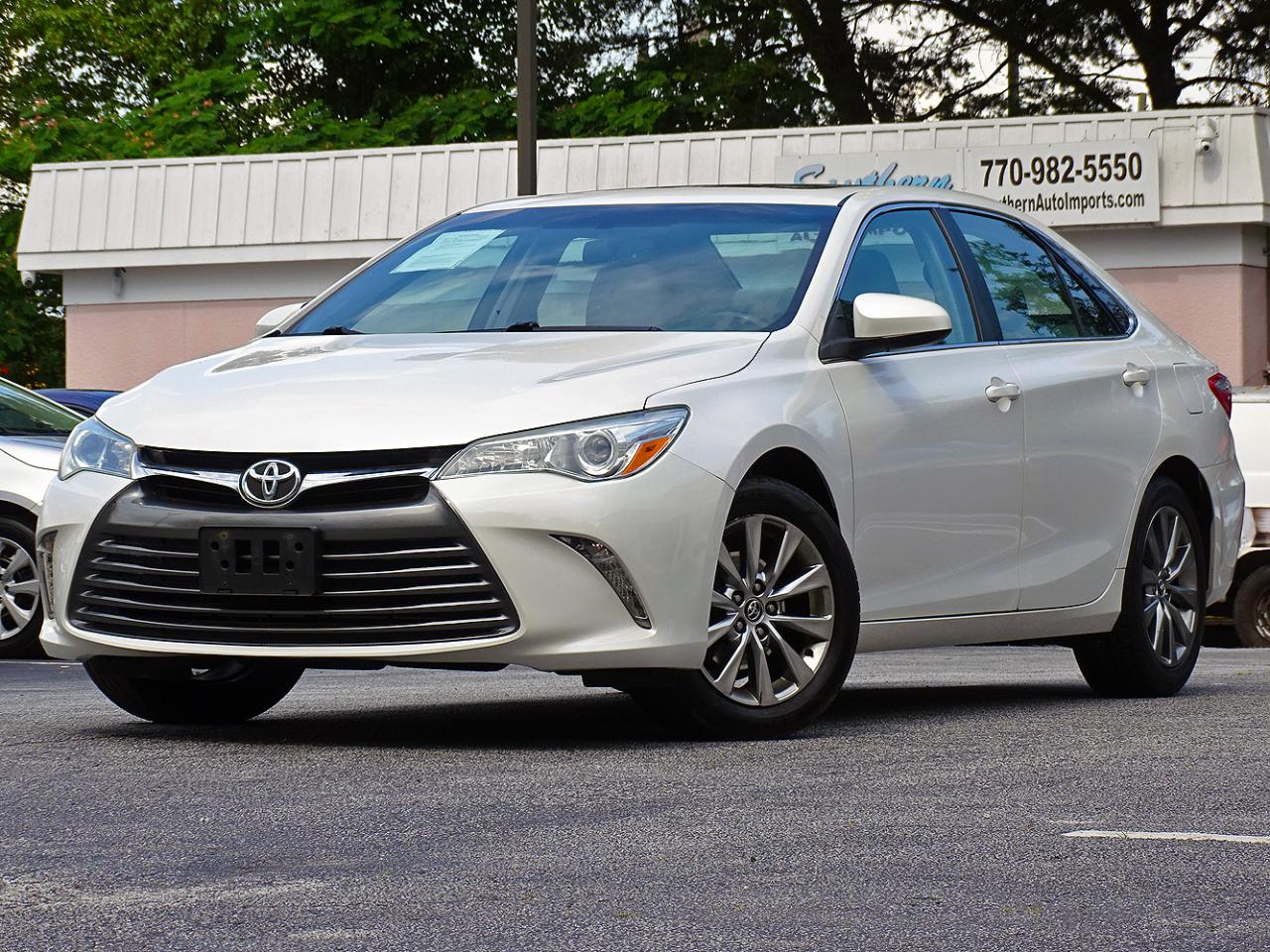 Toyota Camry 4dr Sdn I4 Auto XLE (Natl) 2015