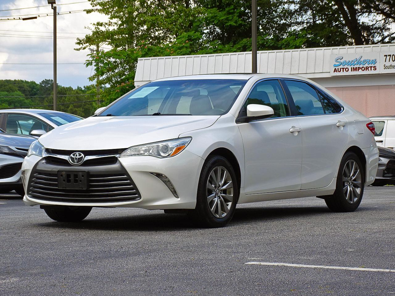 Toyota Camry 4dr Sdn I4 Auto XLE (Natl) 2015