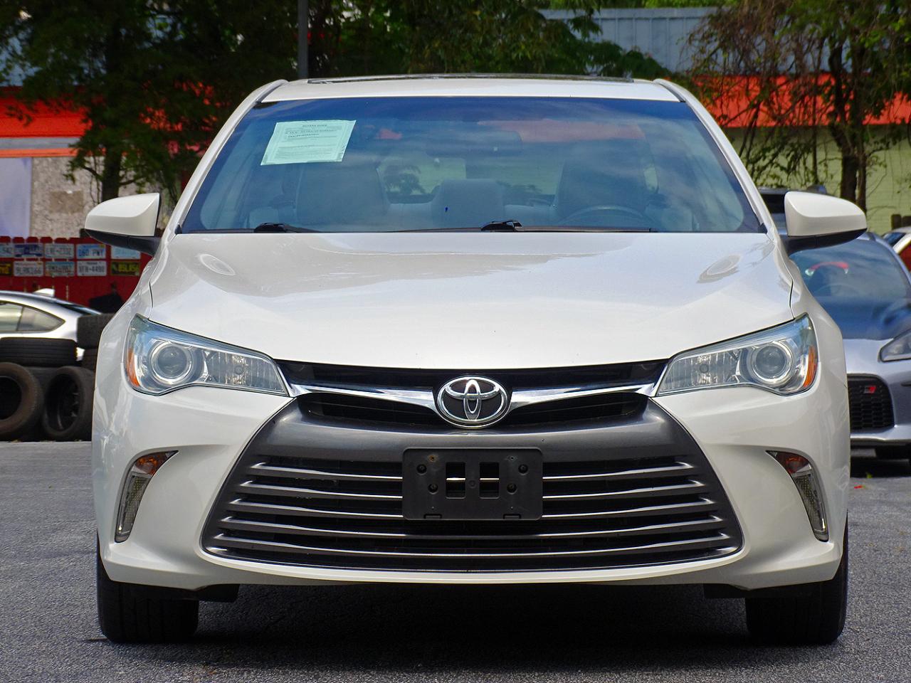 Toyota Camry 4dr Sdn I4 Auto XLE (Natl) 2015