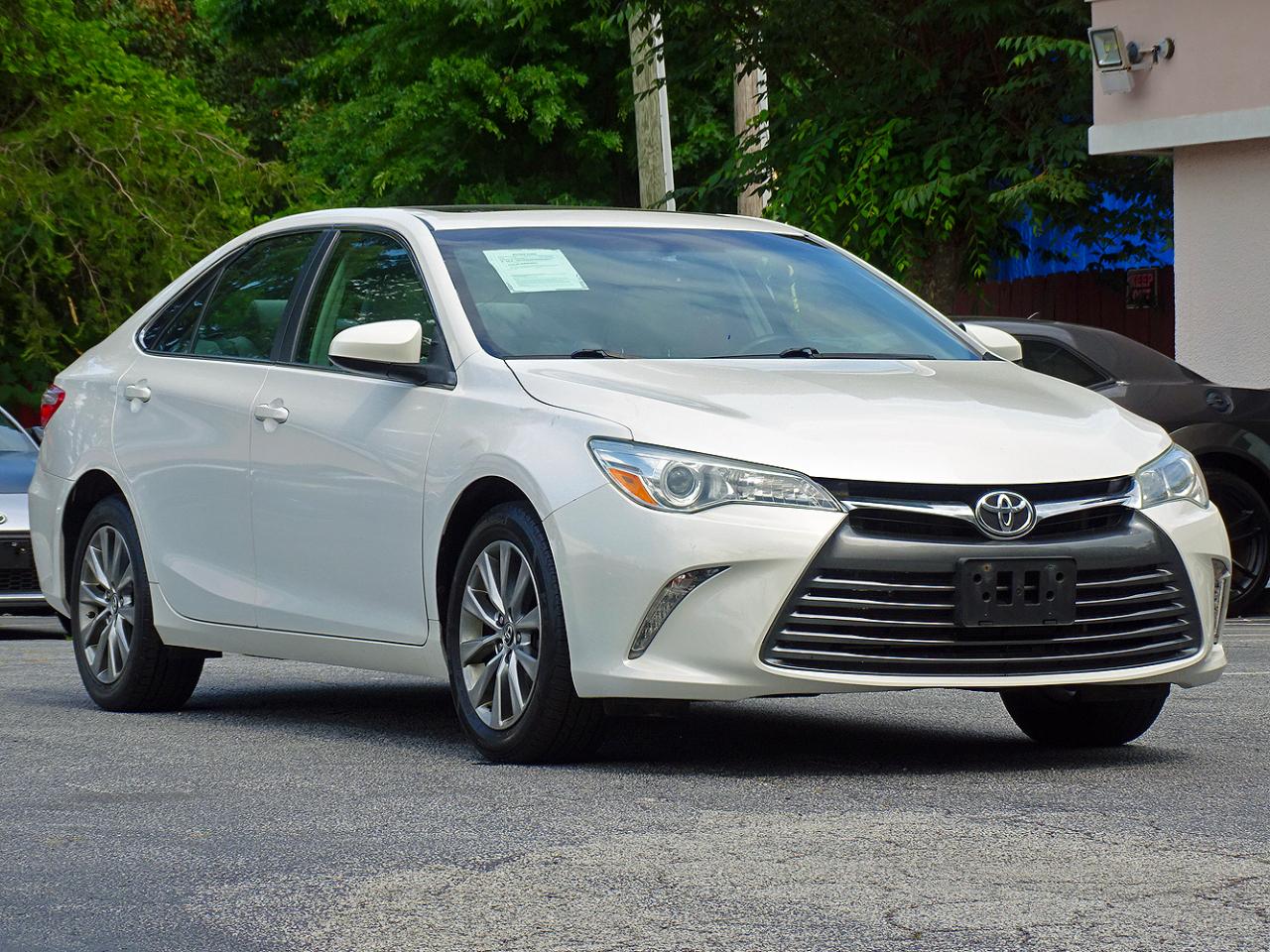 Toyota Camry 4dr Sdn I4 Auto XLE (Natl) 2015