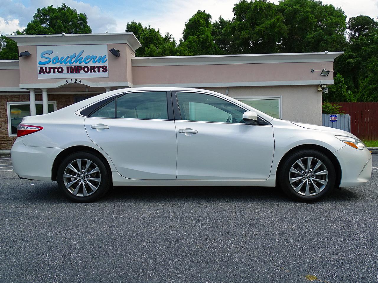 Toyota Camry 4dr Sdn I4 Auto XLE (Natl) 2015