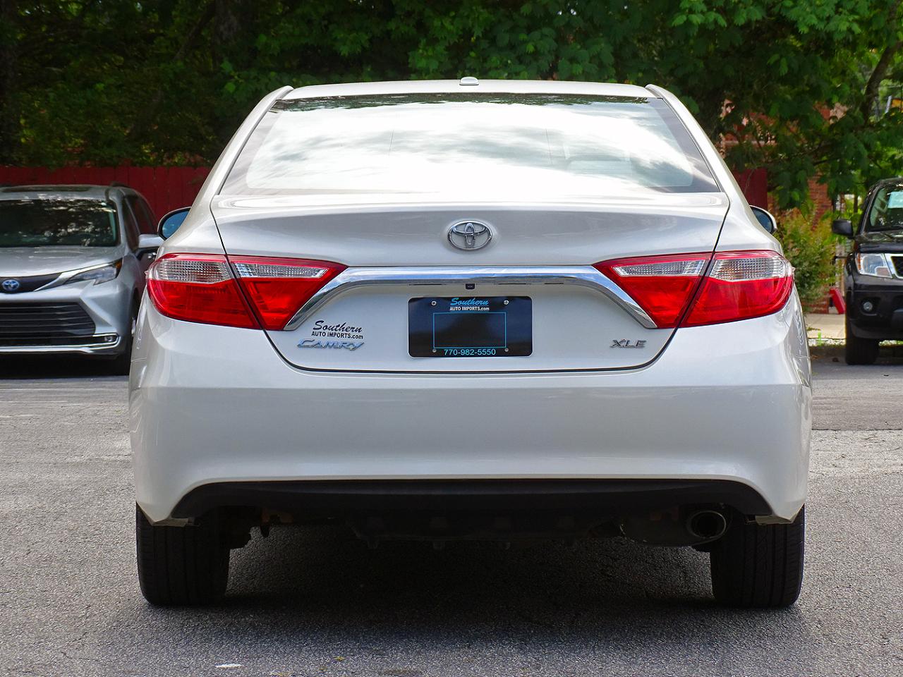 Toyota Camry 4dr Sdn I4 Auto XLE (Natl) 2015