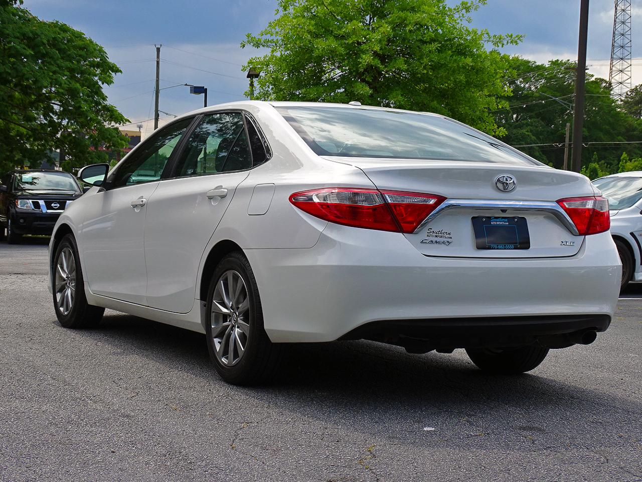 Toyota Camry 4dr Sdn I4 Auto XLE (Natl) 2015