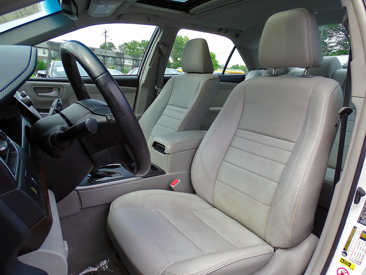 Toyota Camry 4dr Sdn I4 Auto XLE (Natl) 2015