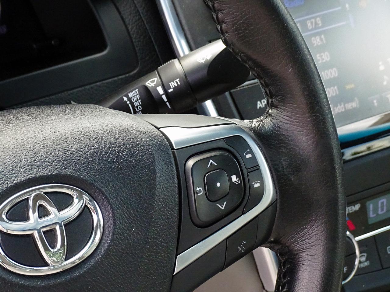 Toyota Camry 4dr Sdn I4 Auto XLE (Natl) 2015