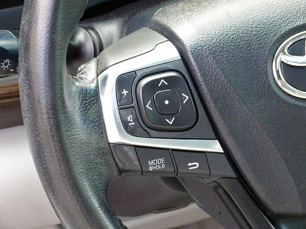 Toyota Camry 4dr Sdn I4 Auto XLE (Natl) 2015