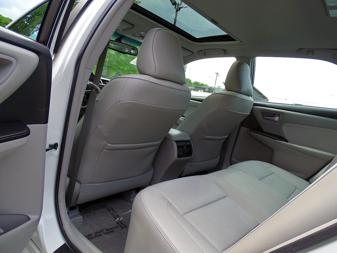 Toyota Camry 4dr Sdn I4 Auto XLE (Natl) 2015