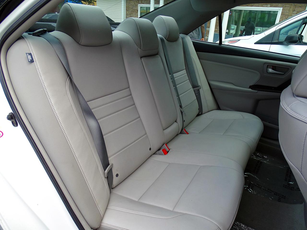 Toyota Camry 4dr Sdn I4 Auto XLE (Natl) 2015