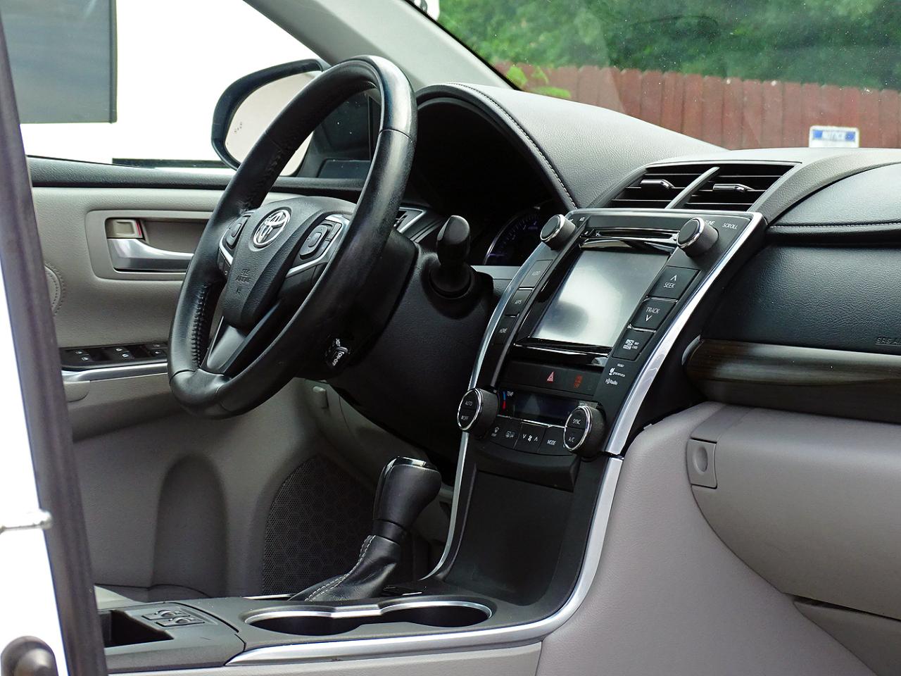 Toyota Camry 4dr Sdn I4 Auto XLE (Natl) 2015