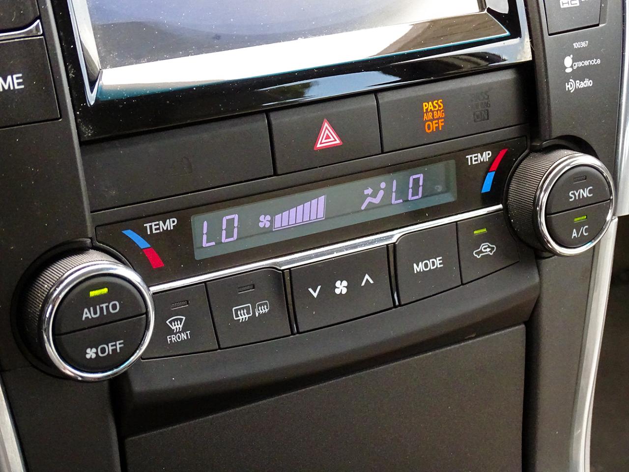 Toyota Camry 4dr Sdn I4 Auto XLE (Natl) 2015