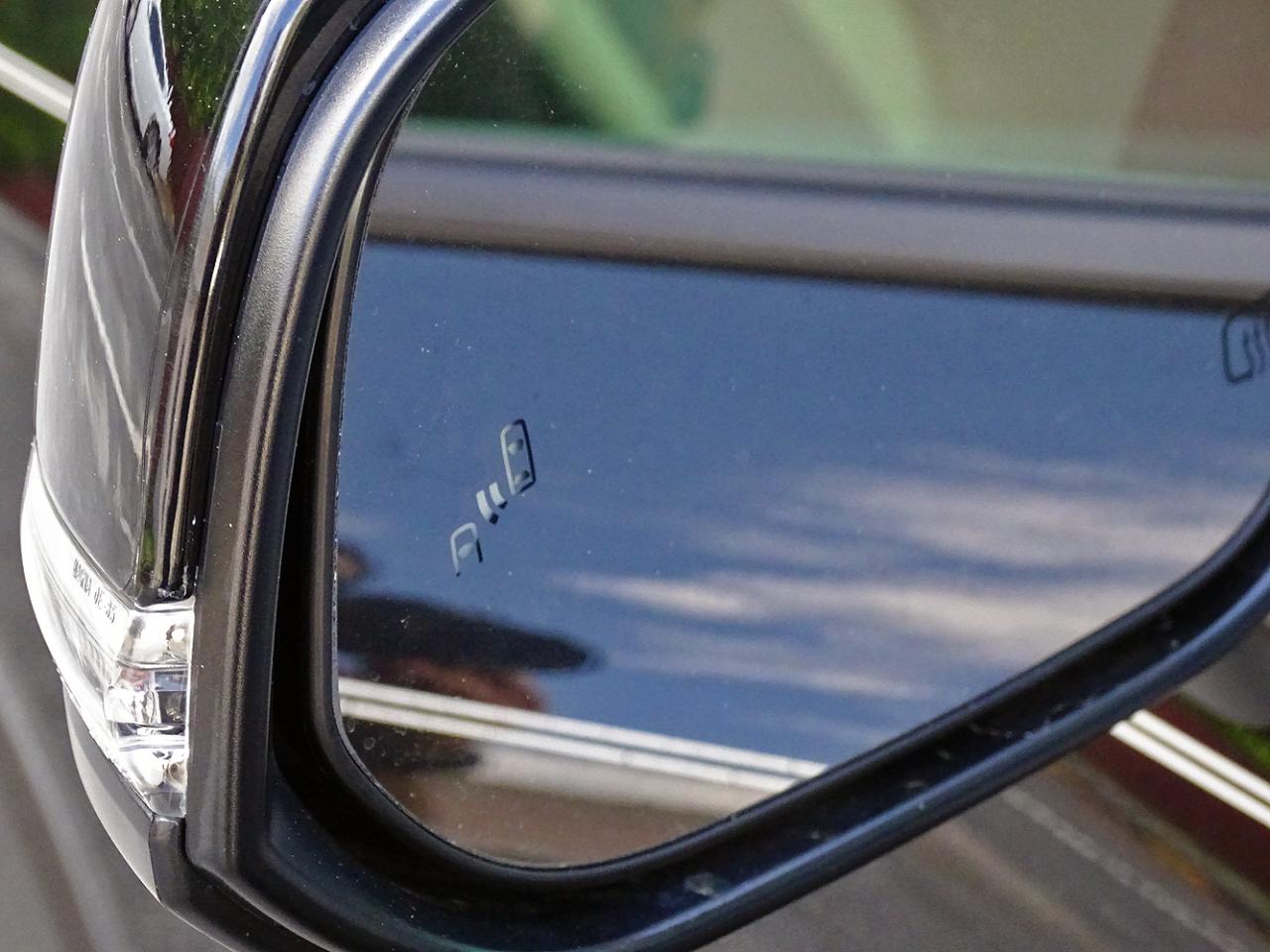 Toyota Corolla Cross LE 2WD (Natl) 2024