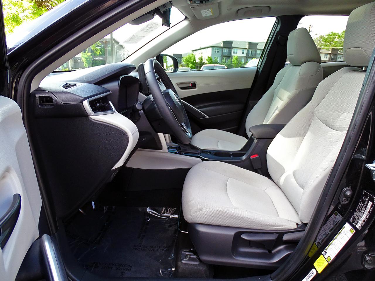 Toyota Corolla Cross LE 2WD (Natl) 2024