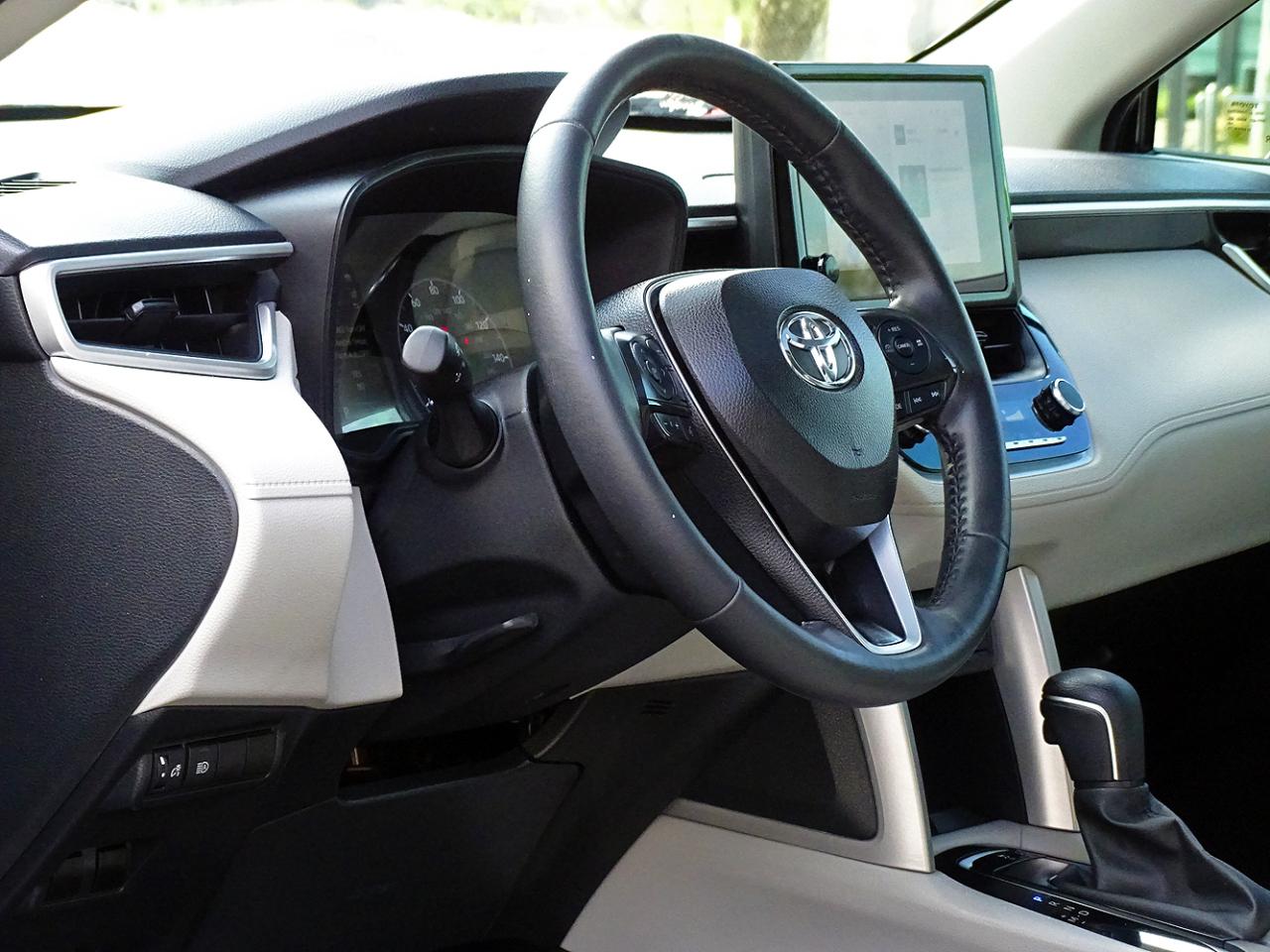 Toyota Corolla Cross LE 2WD (Natl) 2024