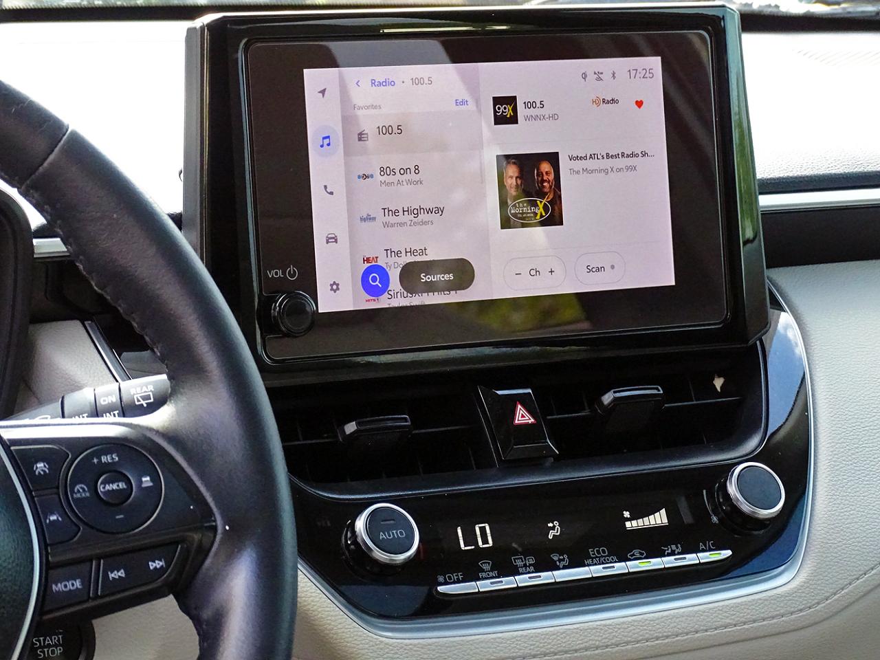 Toyota Corolla Cross LE 2WD (Natl) 2024