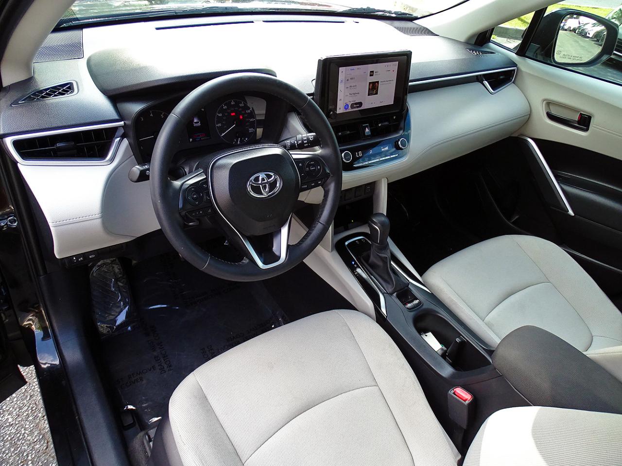 Toyota Corolla Cross LE 2WD (Natl) 2024