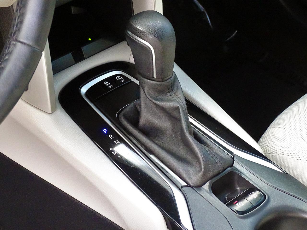 Toyota Corolla Cross LE 2WD (Natl) 2024