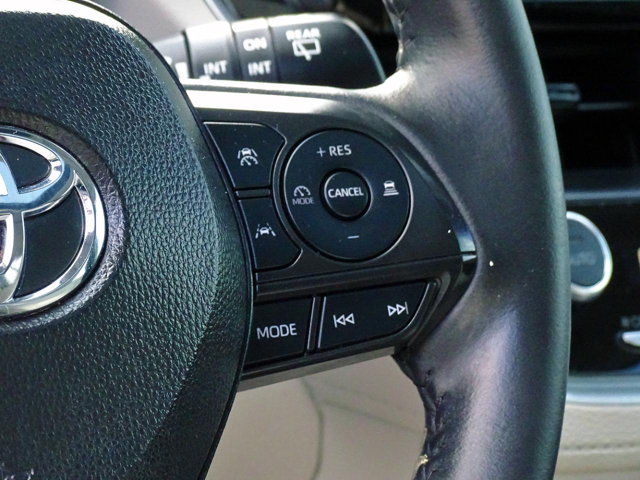 Toyota Corolla Cross LE 2WD (Natl) 2024